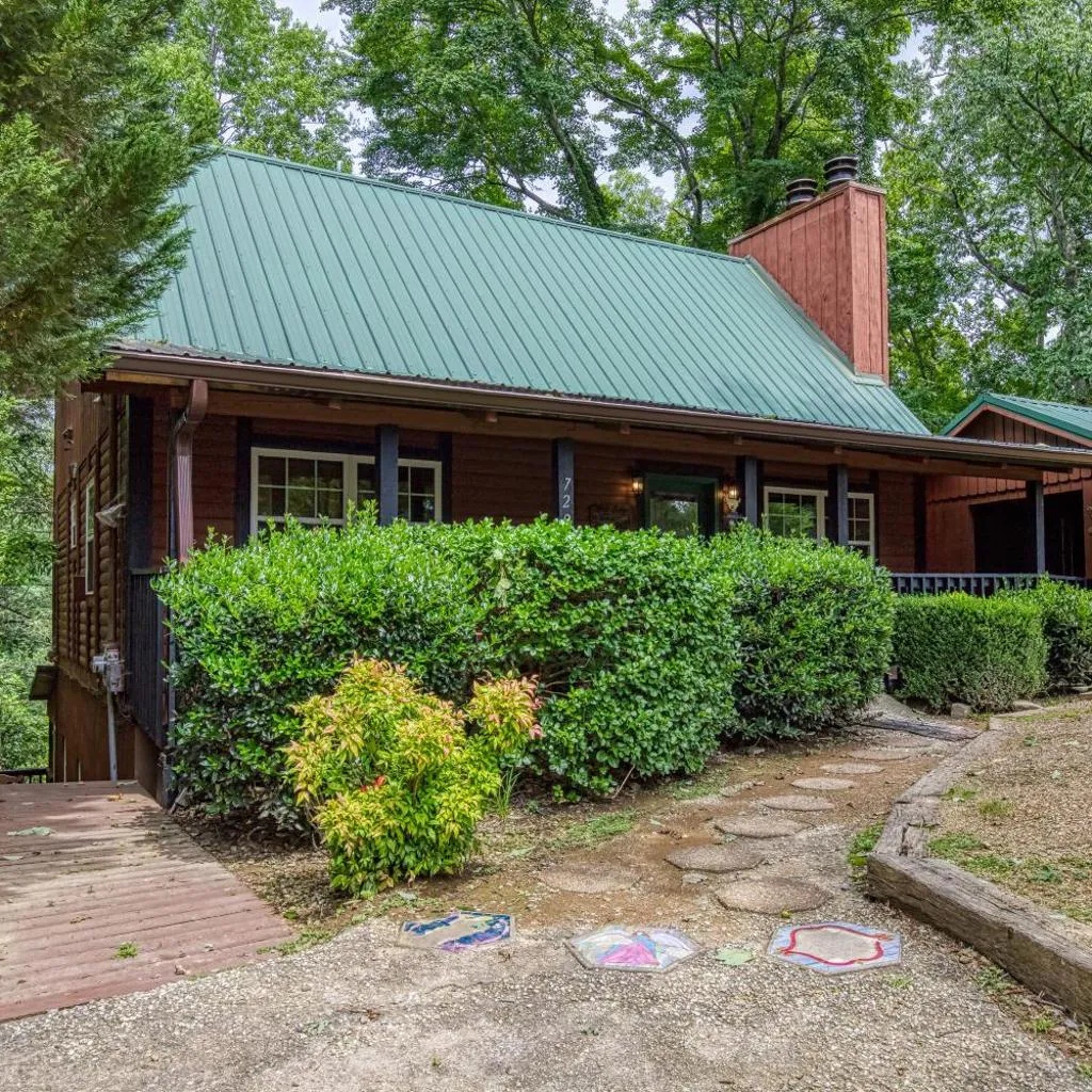 Photograph of Caddy Shack Lodge