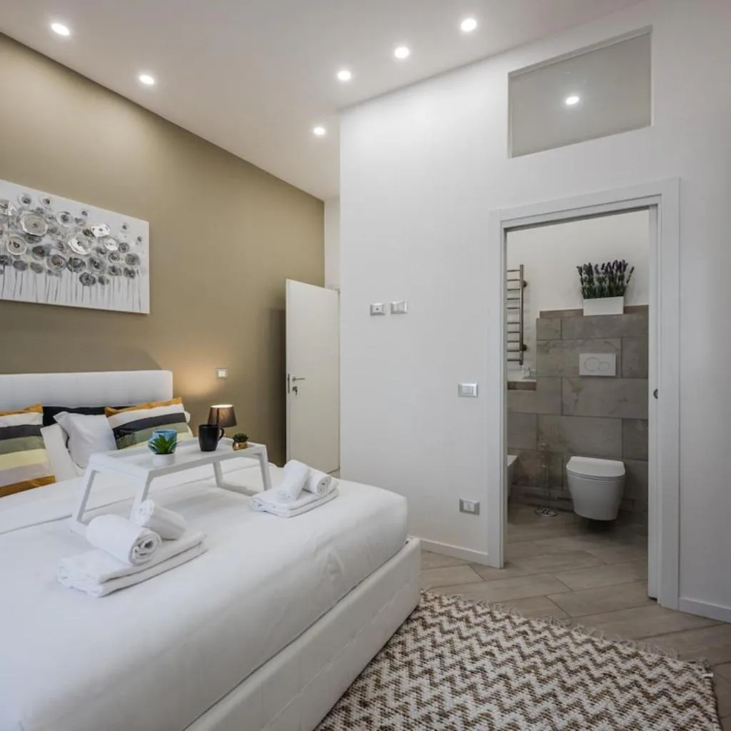 Photograph of Train Station Deluxe 3 Bath