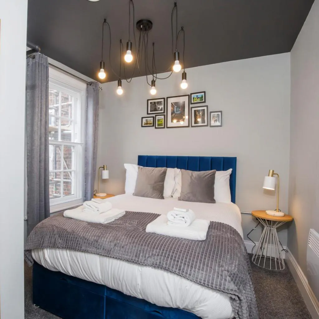 Photograph of Bateman, modern City centre apartment sleeps 6
