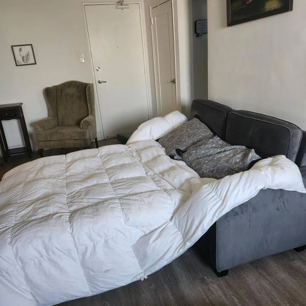 Photograph of 1 bd apartment sleeps 4- 20 mins from everything