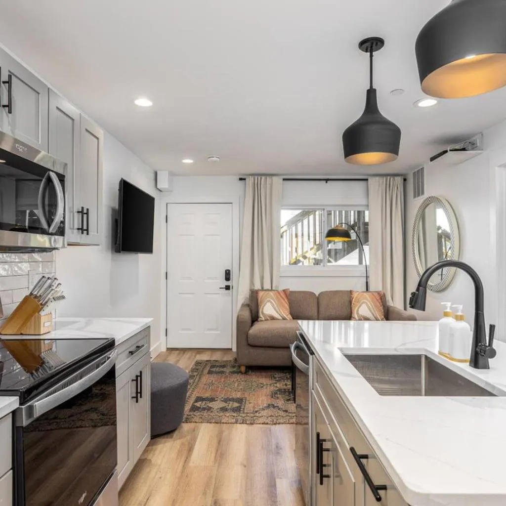 Photograph of Bright Condo by Vanderbilt and Belmont, 3 miles to Downtown