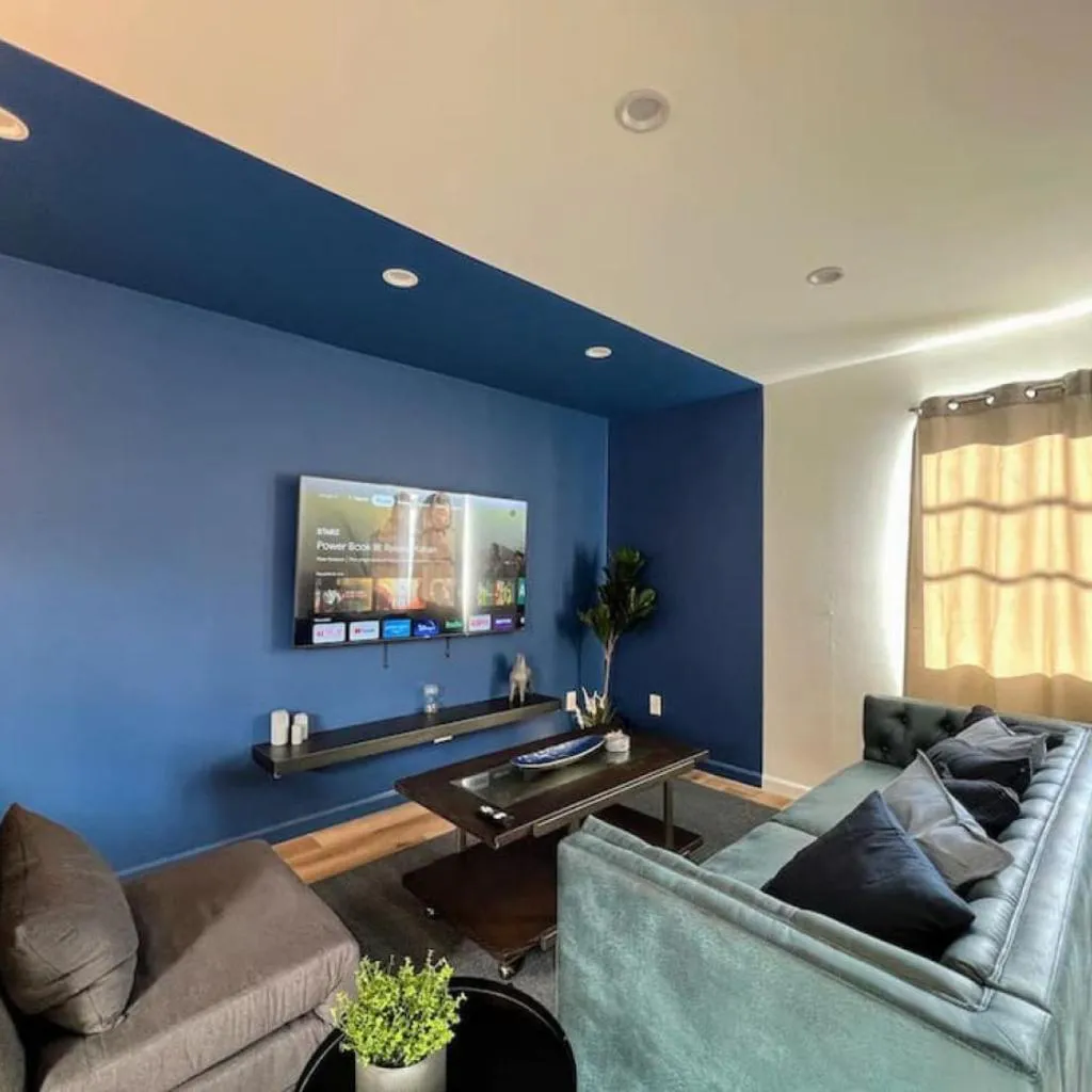 Photograph of Trendy 2BR Near Hollywood Hotspots - BR9