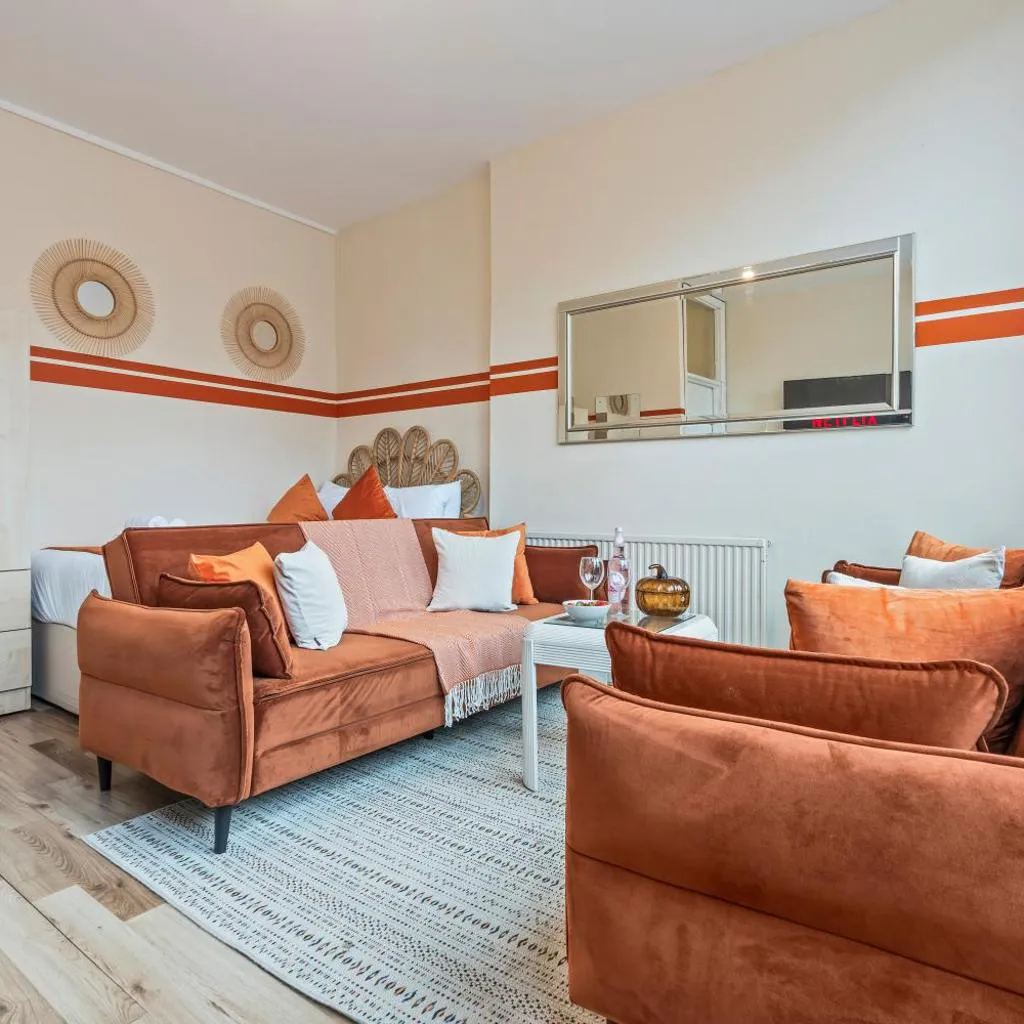 Photograph of Stylish 3 Bed Fulham Sleeps 10, Stamford Bridge