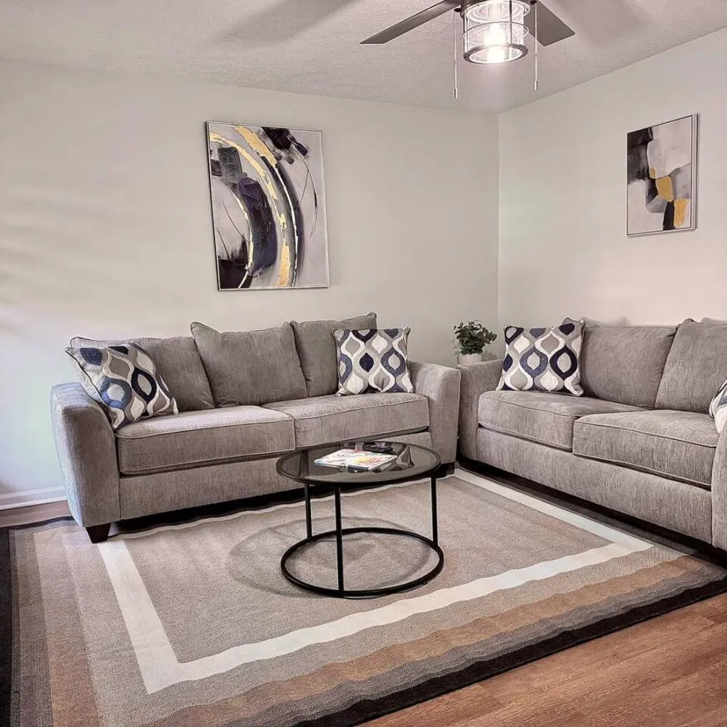 Photograph of Cozy New Modern On I-95