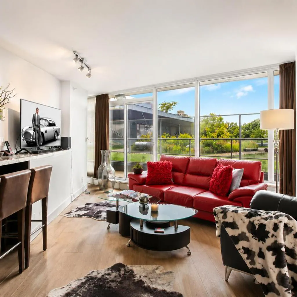 Photograph of Modern 2BR Luxury Apartment - Amazing Location, Steps To Everything!