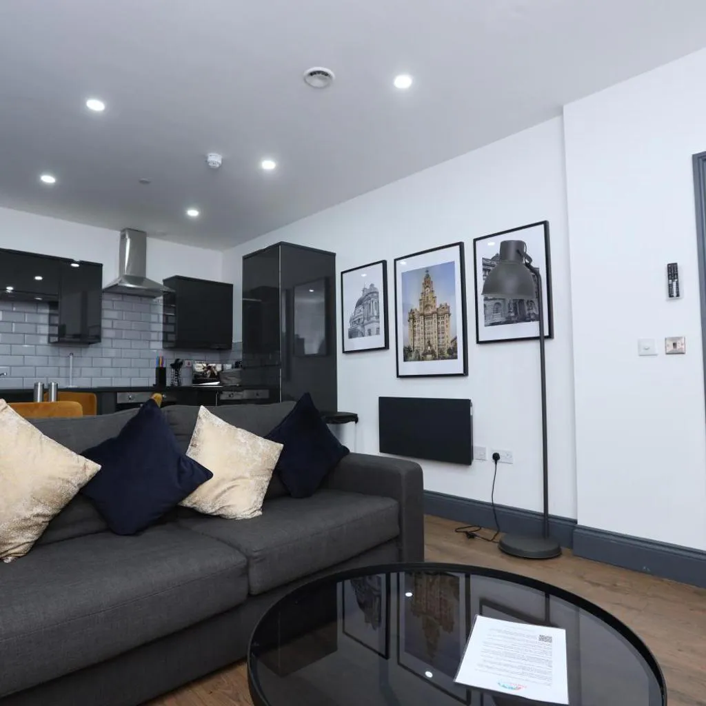 Photograph of New Oxford House Apartments By Happy Days