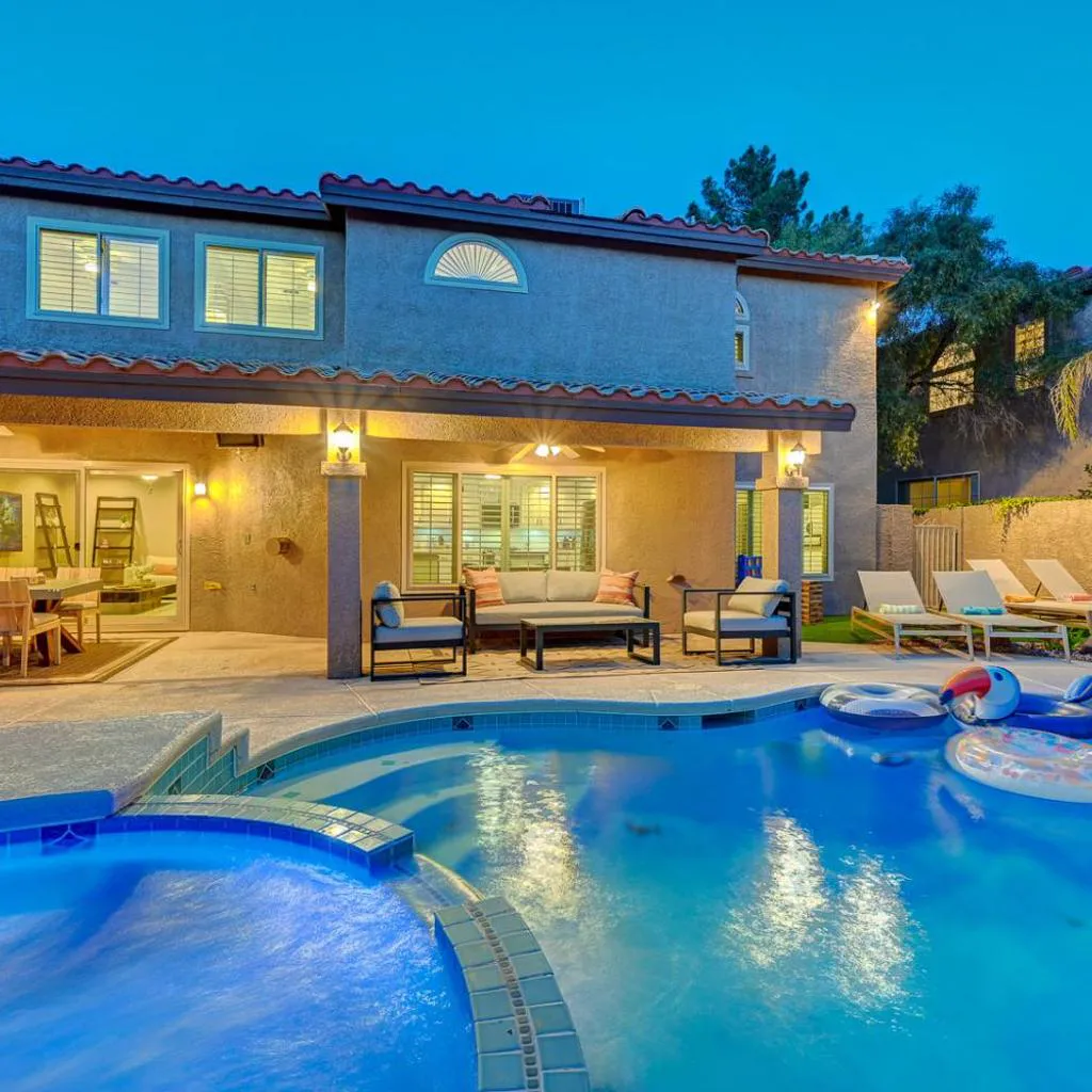 Photograph of Gorgeous 6BR with Pool and Spa