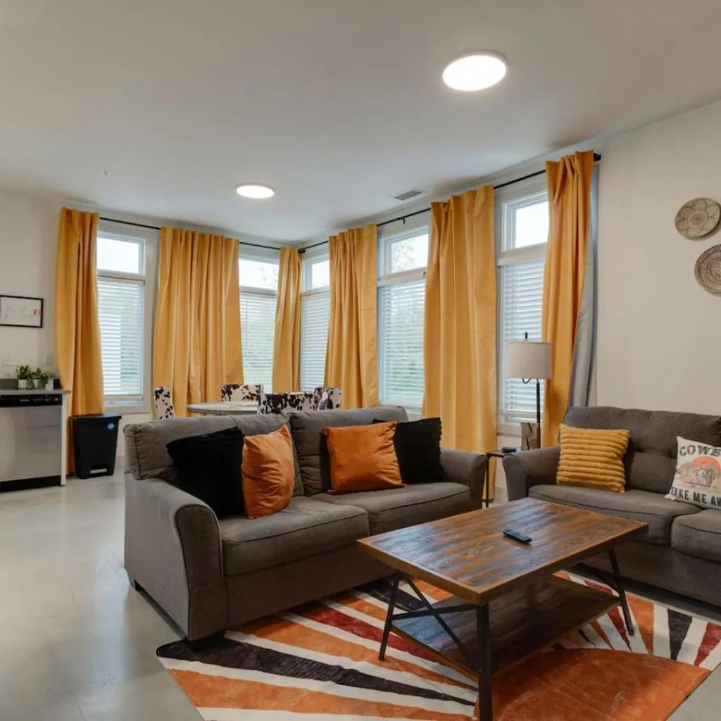 Photograph of Spacious 2BR Nashville Retreat, Near The Gulch