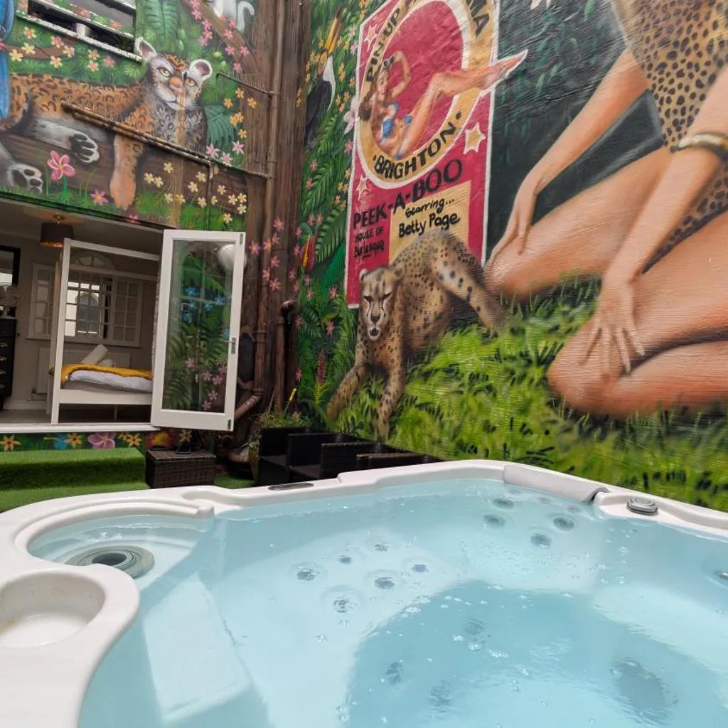 Photograph of The Brighton Parlour with Hot Tub