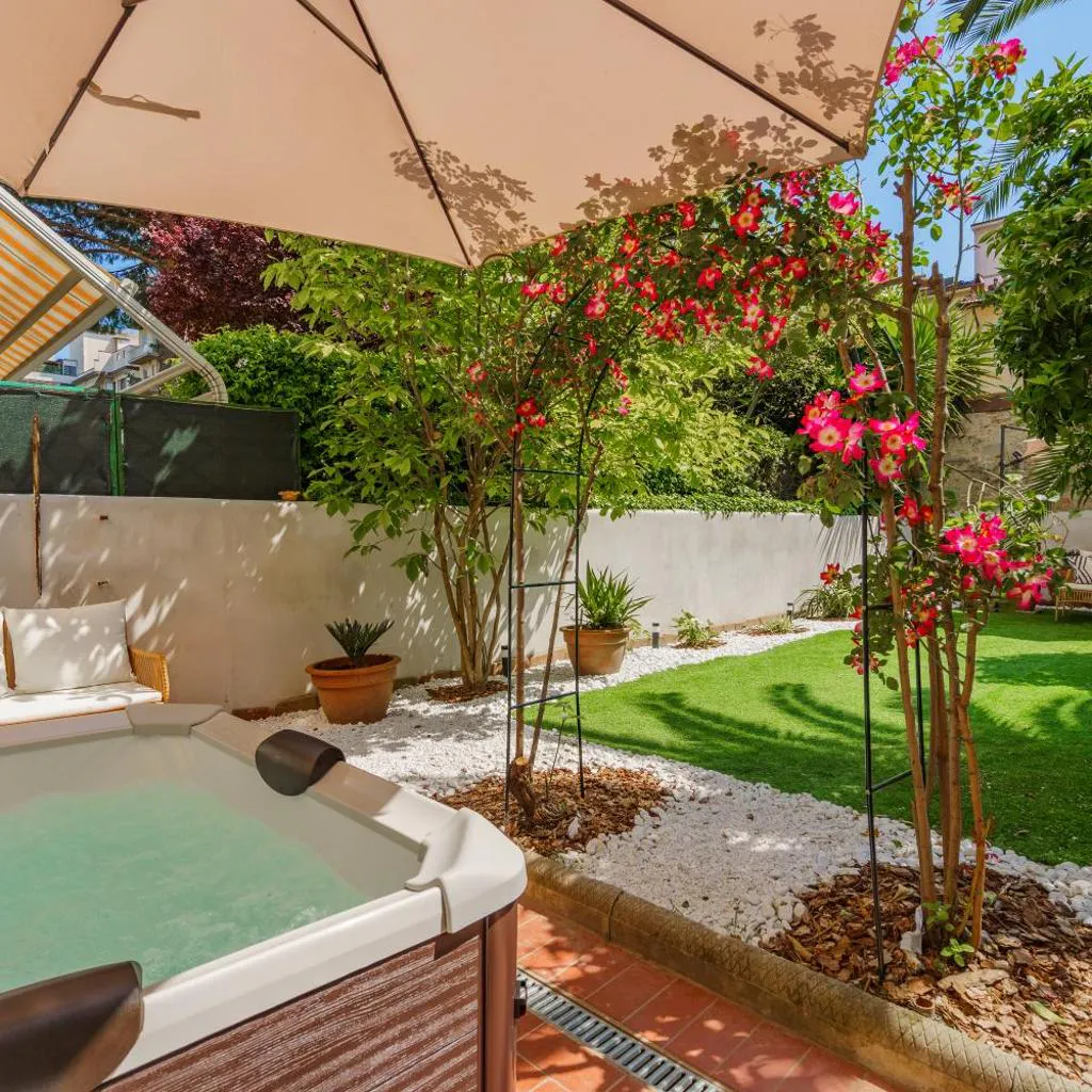 Photograph of Urban Zen Garden- Entire house with 5 suites