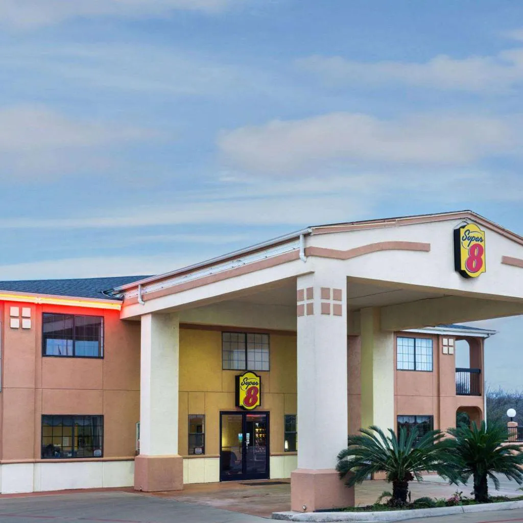 Photograph of Super 8 by Wyndham San Antonio/Riverwalk Area