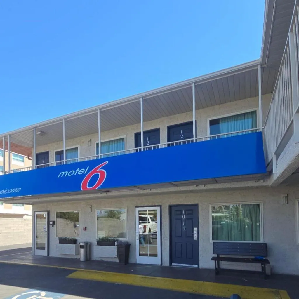 Photograph of Motel 6 Las Vegas, NV - Strip