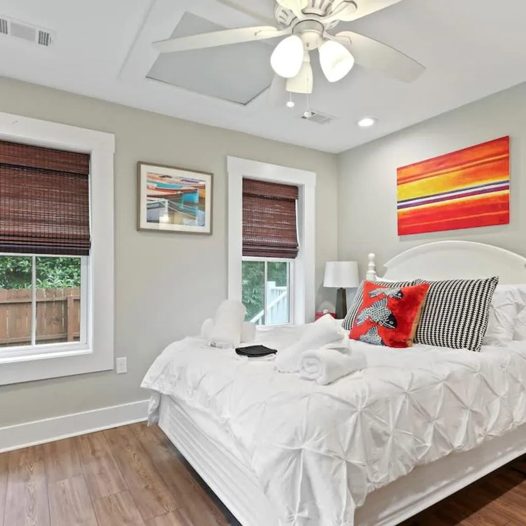 Photograph of Lovely Isle of Hope Coastal Studio near Wormsloe