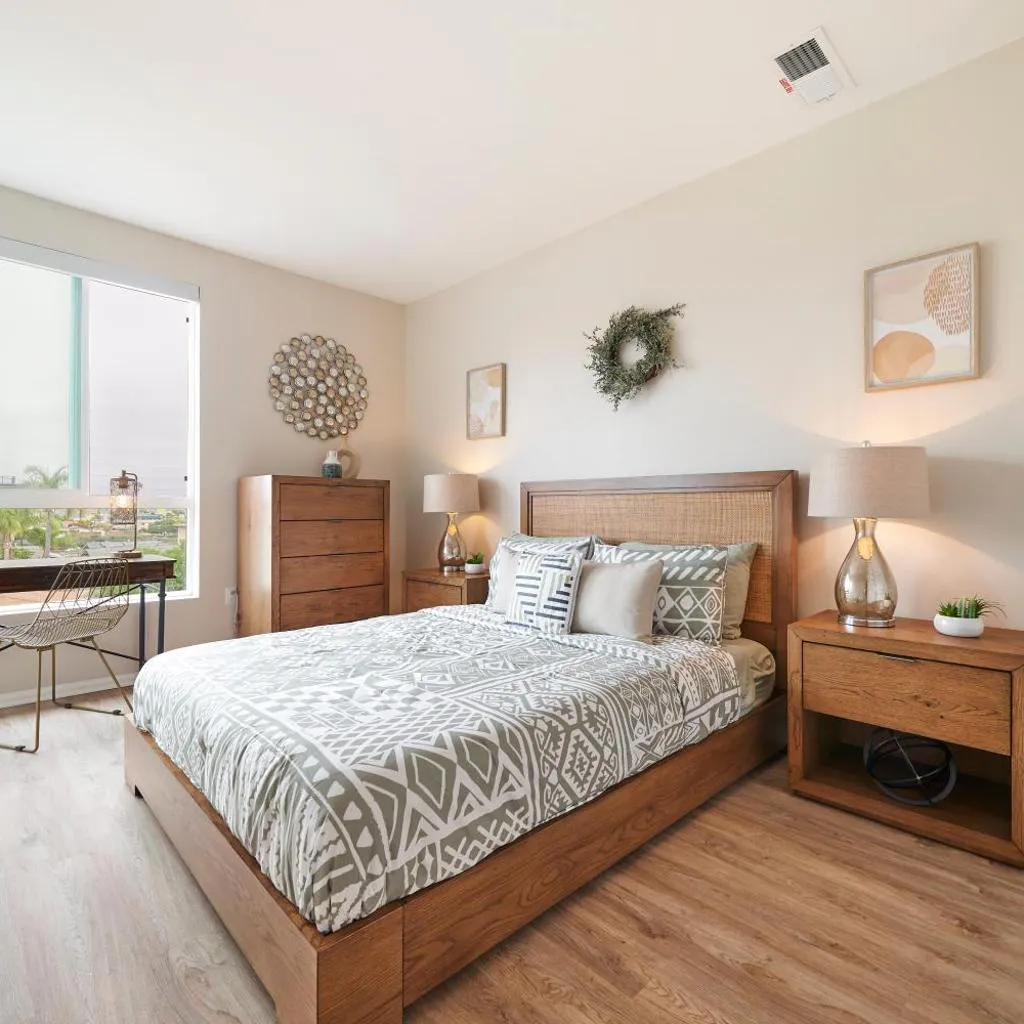 Photograph of Luxury 2BD 2BA, BRAND NEW/PETS/CLOSE TO EVERYTHING/BOHO+COZY VIBES