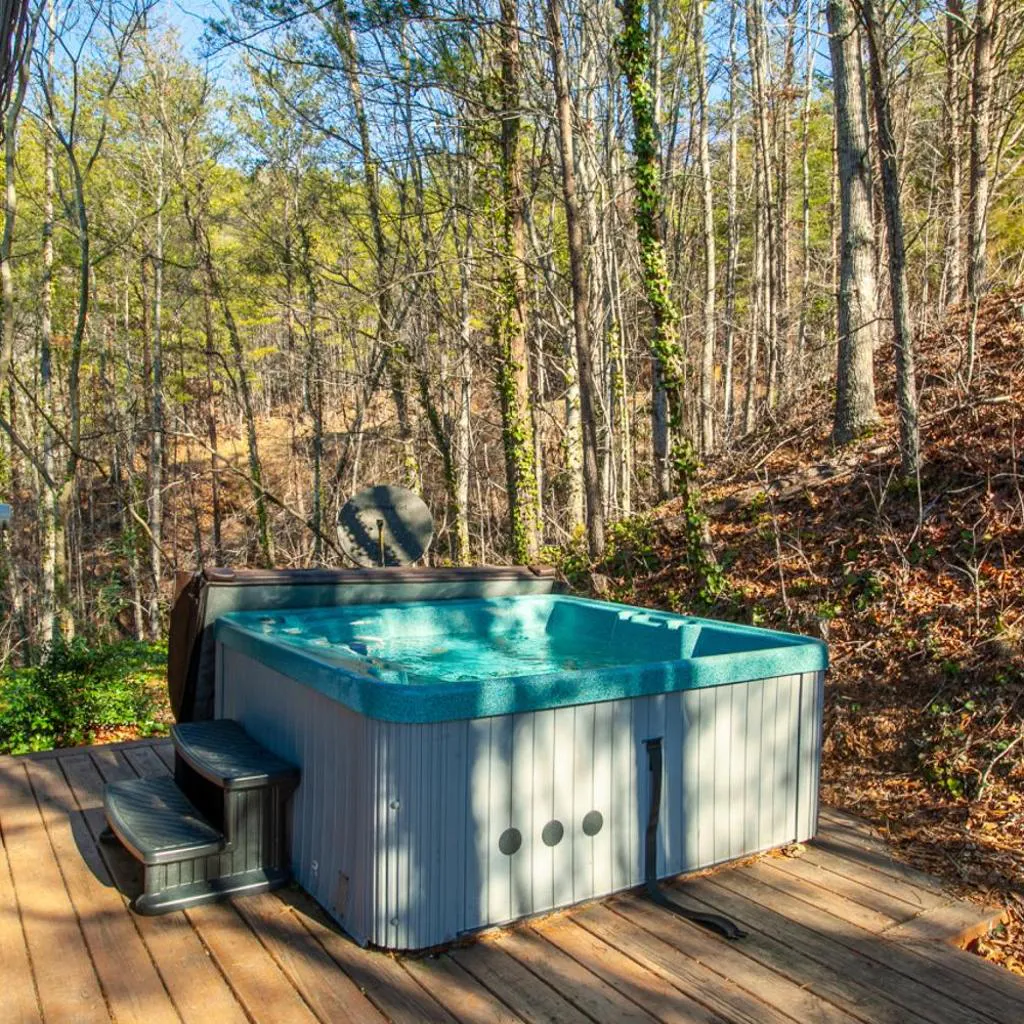 Photograph of Hot Tub 7 min to Parkway More
