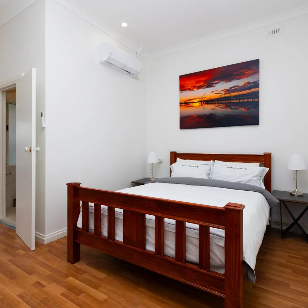 Photograph of Glenelg North Studio, QBed, 1Tv, Free Parking