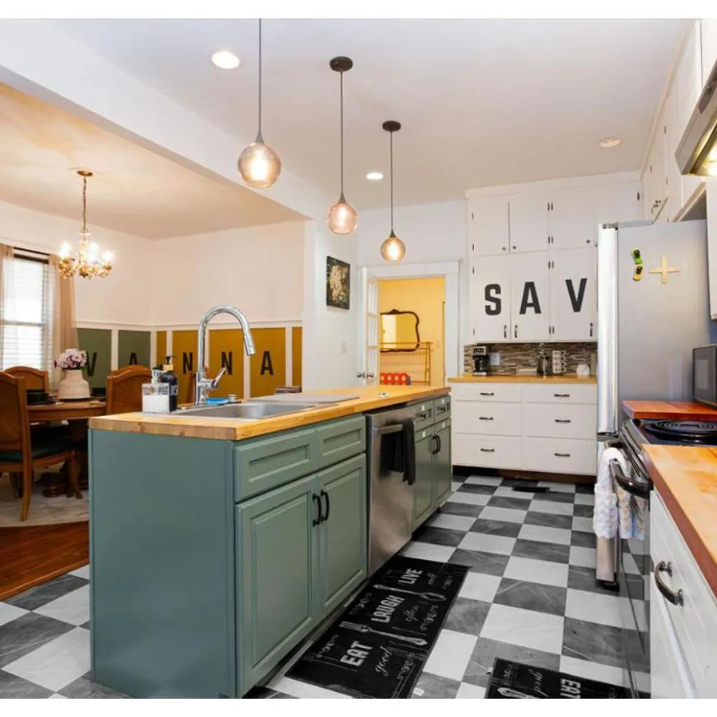 Photograph of Updated Home Near Starland, River St & Downtown - Arcade Game