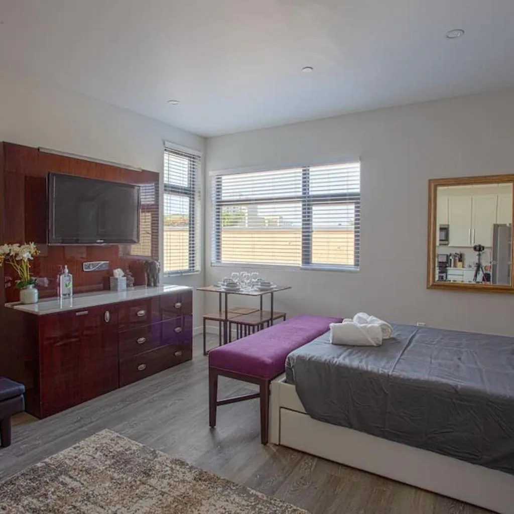 Photograph of 2 Bedroom, 2 Bathroom Detached Apt Max 7 Sleepers