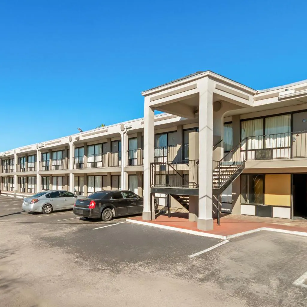Photograph of Knights Inn San Antonio near Frost Bank Center