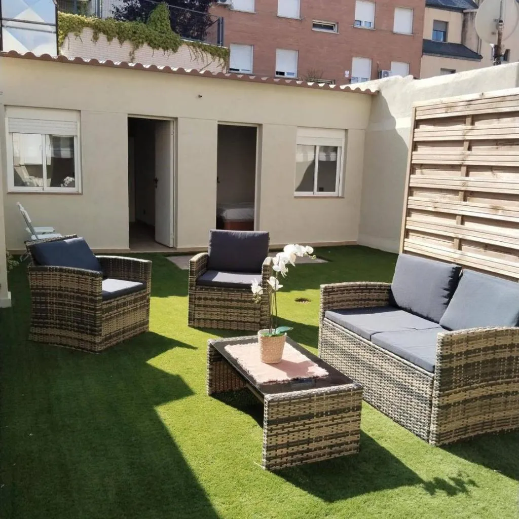 Photograph of Apartment Garden 3 Bedrooms 3 Bathrooms