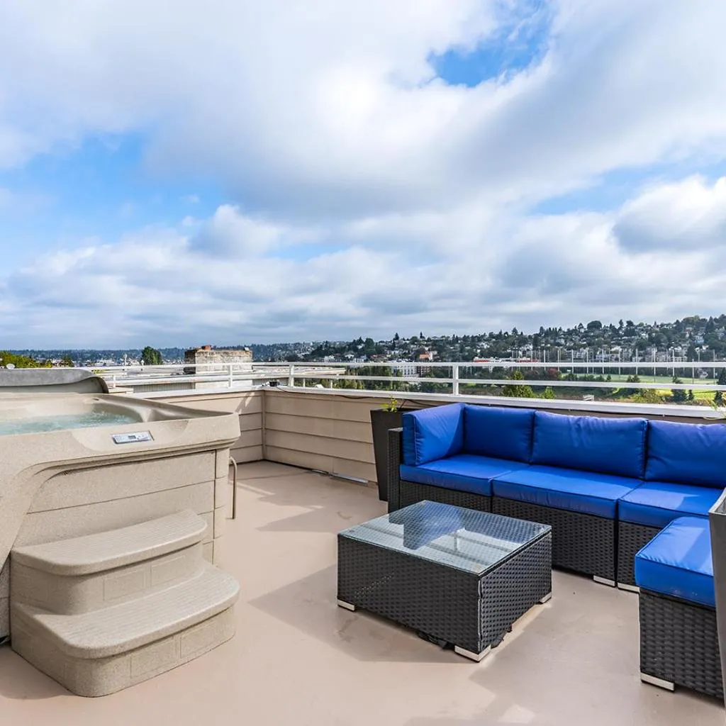Photograph of Majestic Views with a Hot Tub!