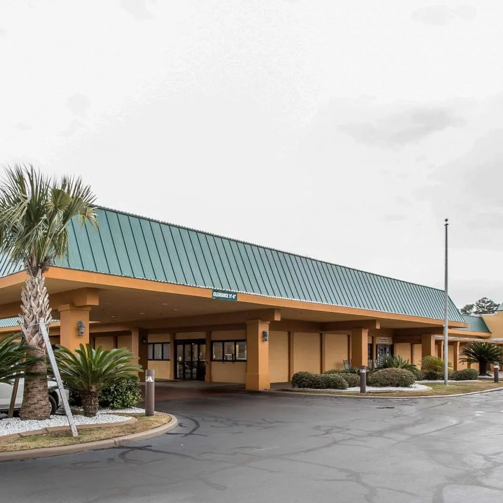 Photograph of Quality Inn Savannah Midtown