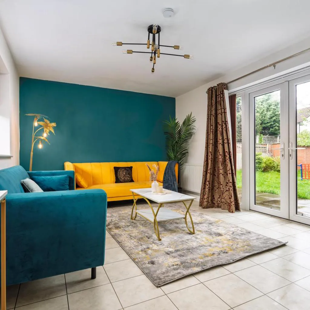 Photograph of Spacious 4bd 3bt Home - Etihad - COOP - Pool Table - Free Parking