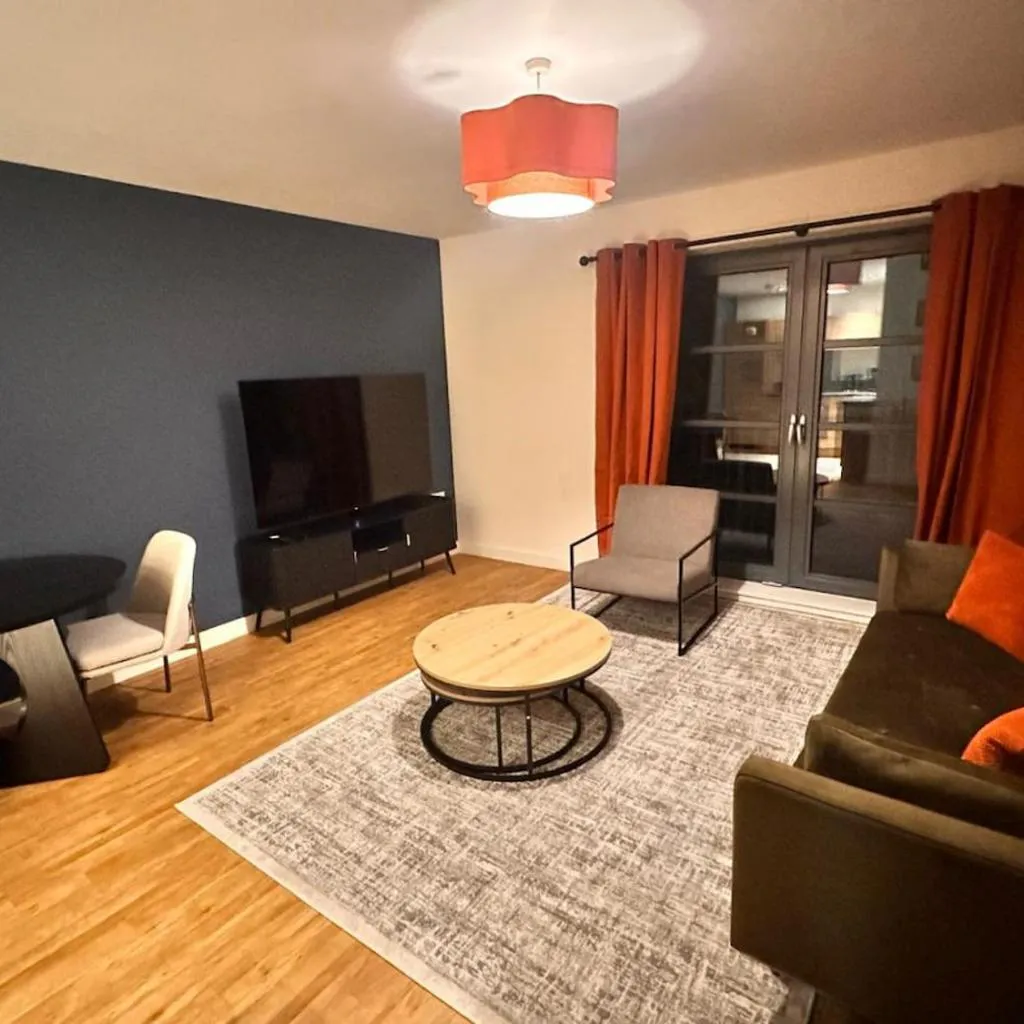 Photograph of Bright 1BR near Canary Wharf Great Links
