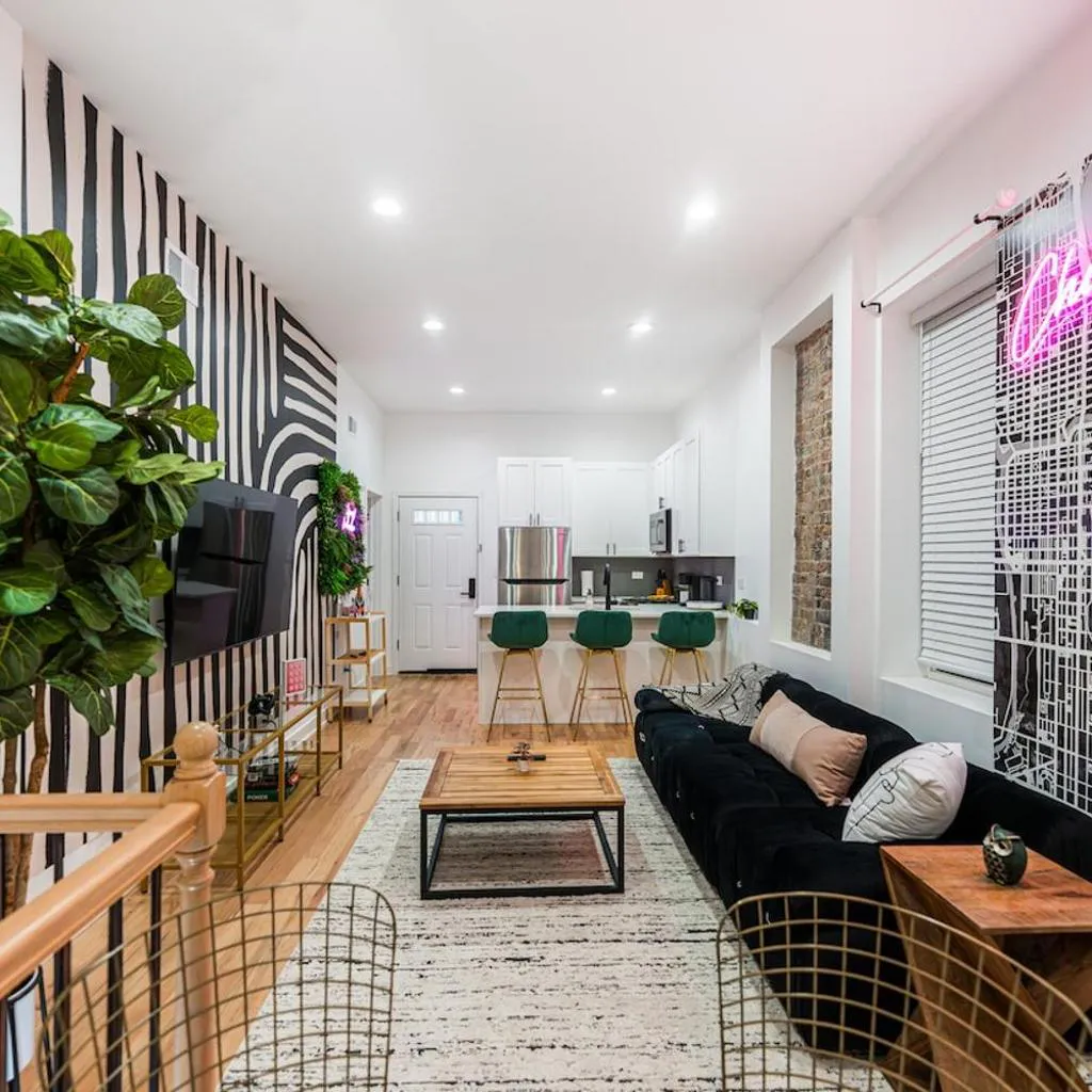Photograph of Bold 3BR West Town Sleeps 8 - Patio & Free Parking