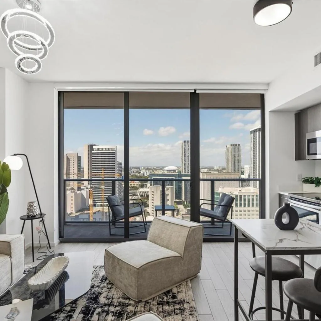 Photograph of 29th floor Luxury Studio Suite City views Downtown Miami
