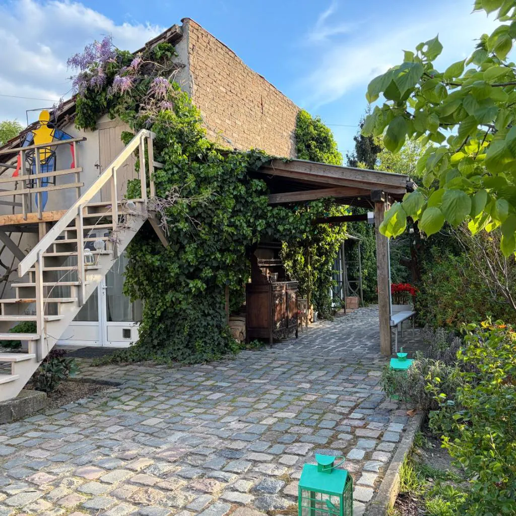 Photograph of L'atelier au jardin