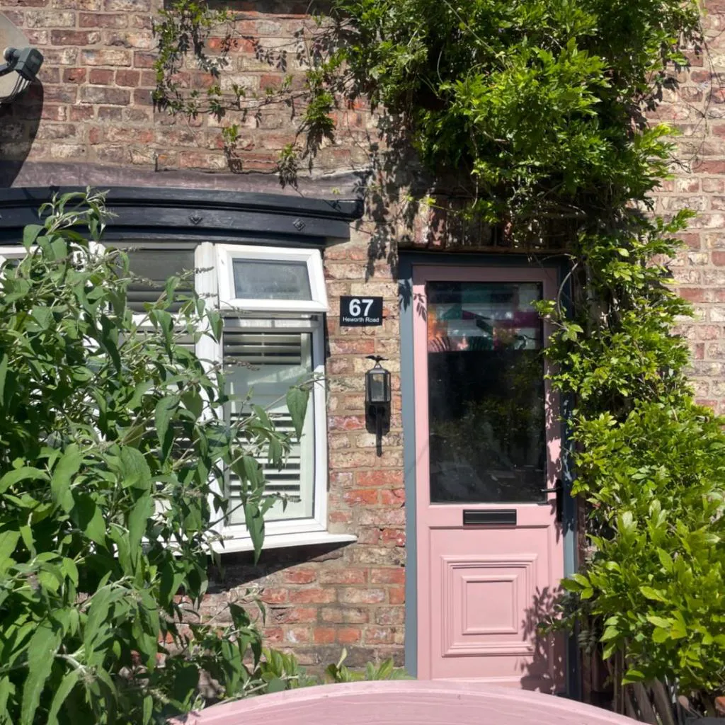 Photograph of Quirky little end of terrace