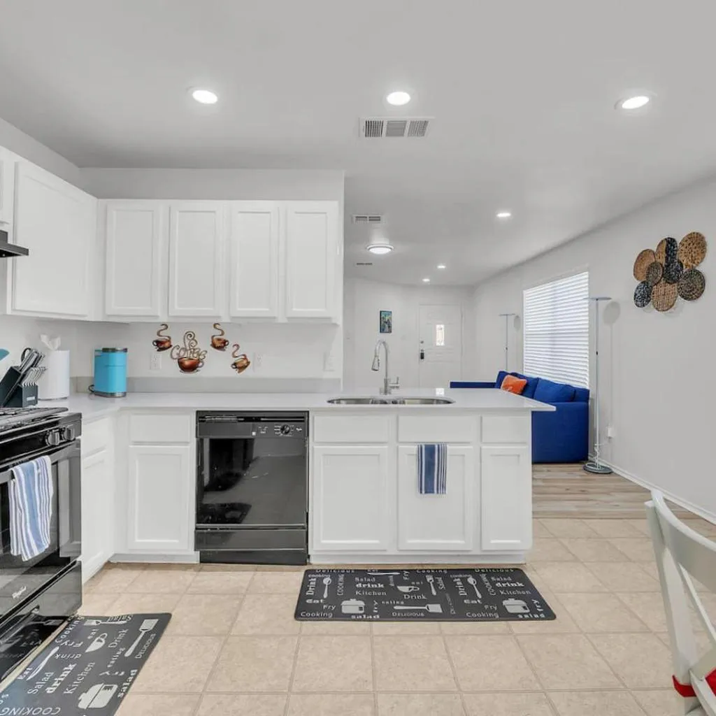 Photograph of Cozy Home Near Tesla COTA Austin Airport