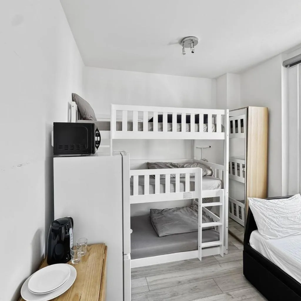 Photograph of London Duo & Quad Rooms in Zone 2 - Willesden Green