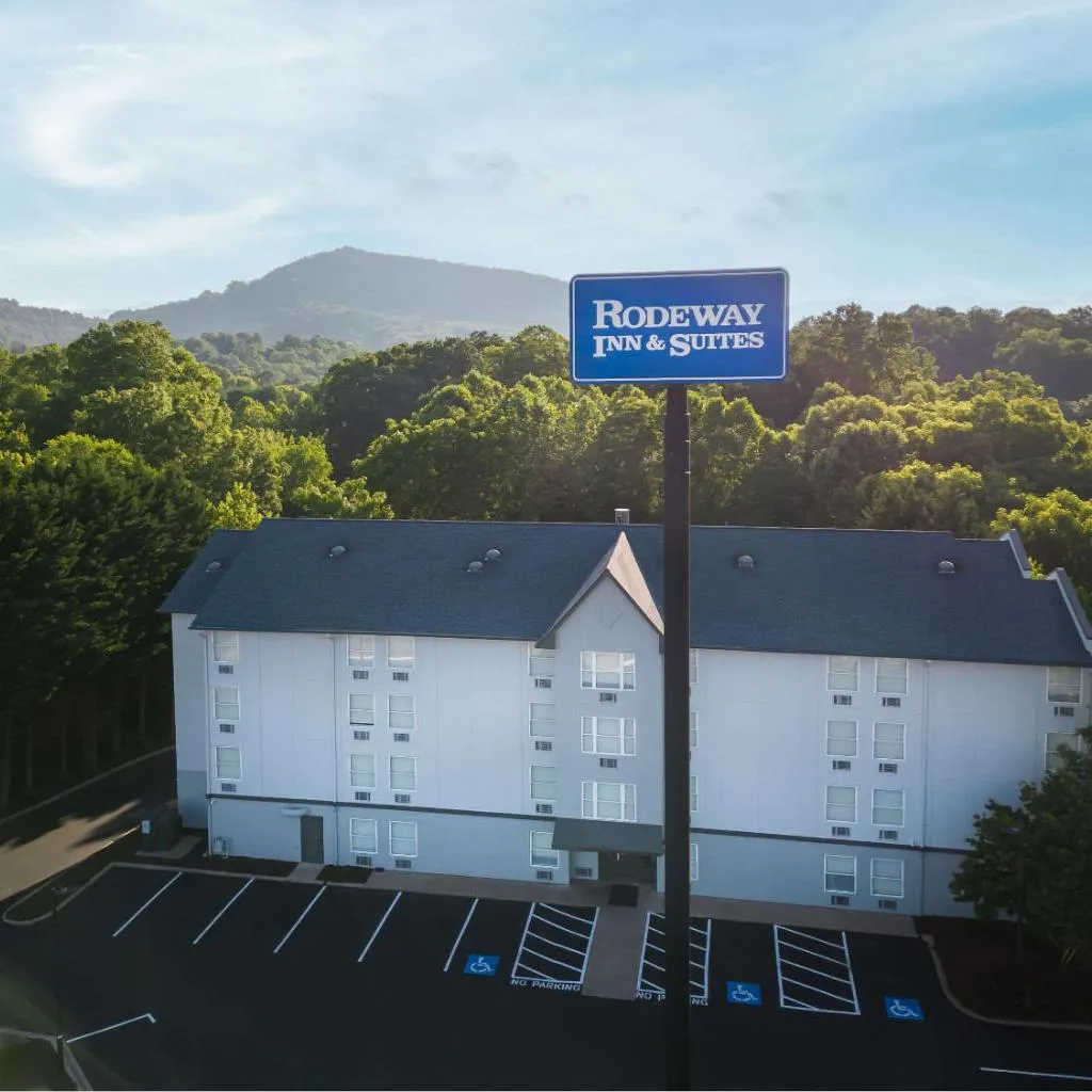 Photograph of Rodeway Inn & Suites near Outlet Mall - Asheville