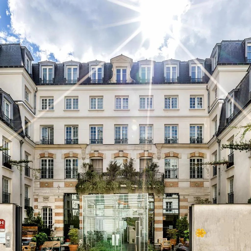 Photograph of Kube Hôtel Paris
