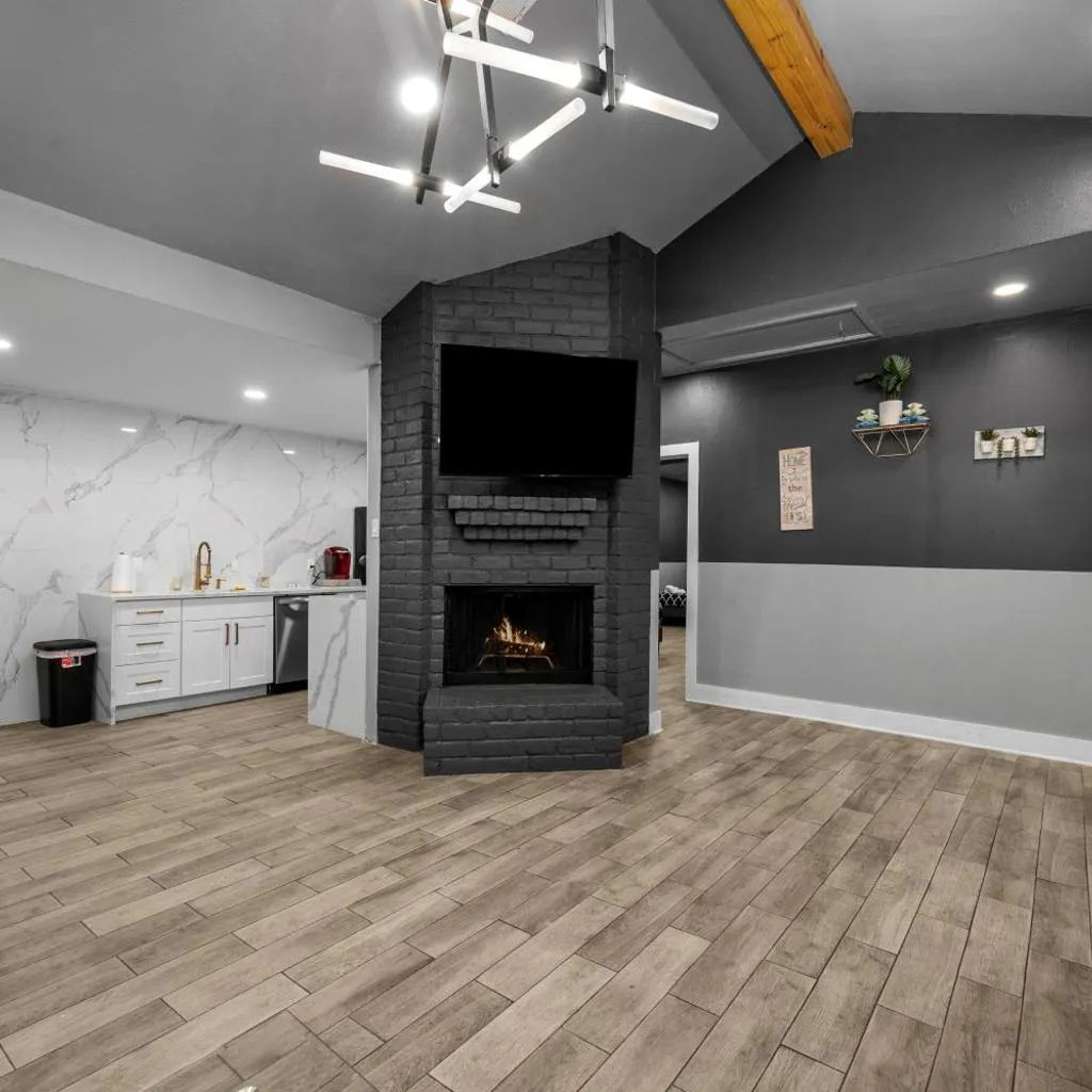 Photograph of Spacious Galleria Apartment with Free Park