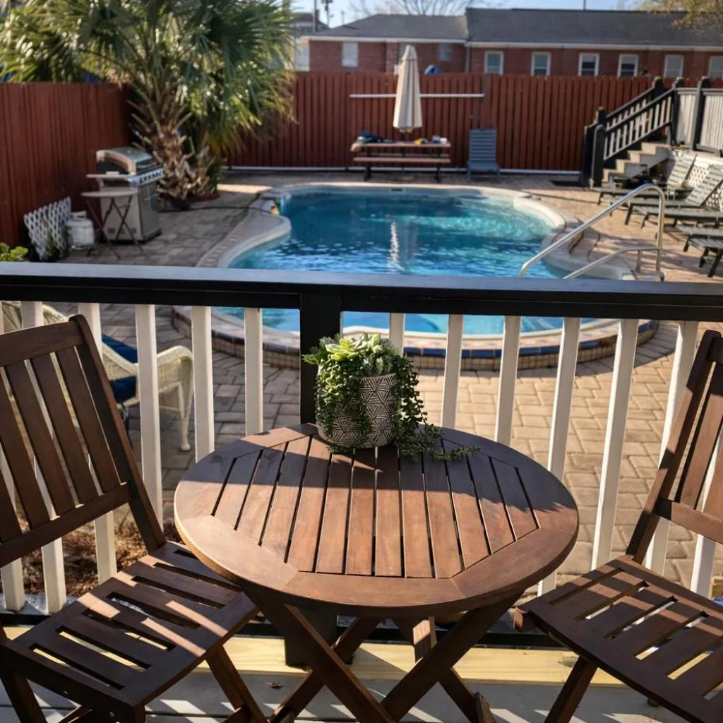Photograph of Relaxing Poolside Condo