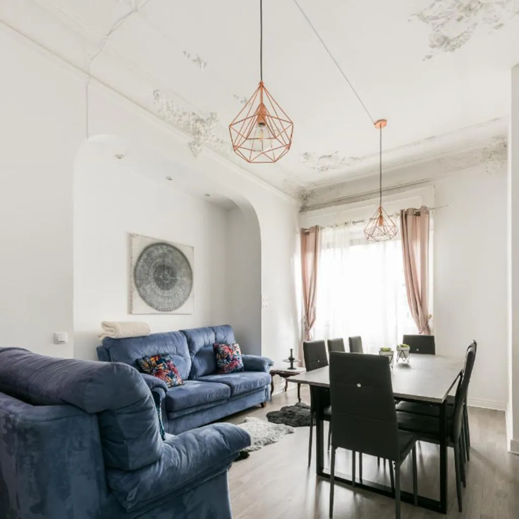 Photograph of M&F 7 ROOMS/7 BATHROOMS OVER GRAN VIA