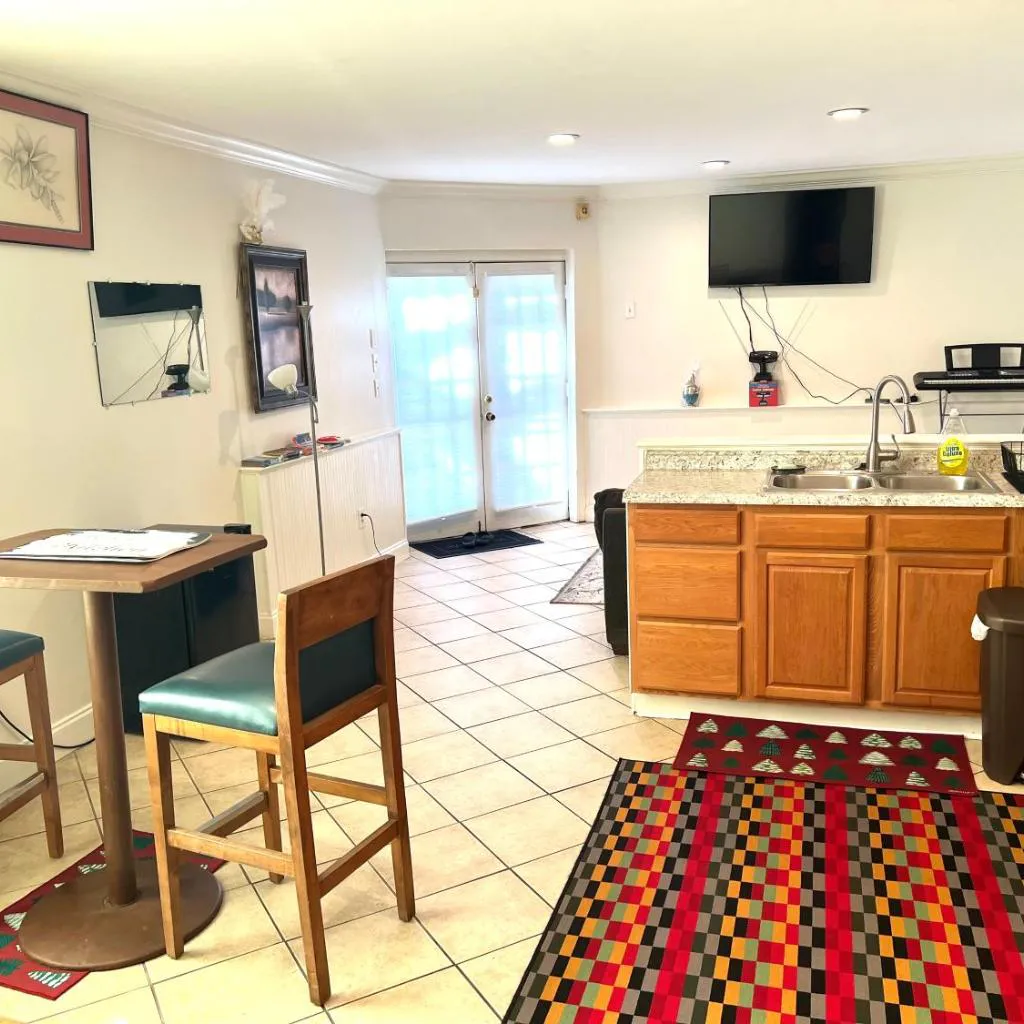Photograph of French Quarter Inn Marigny District, Downtown New Orleans