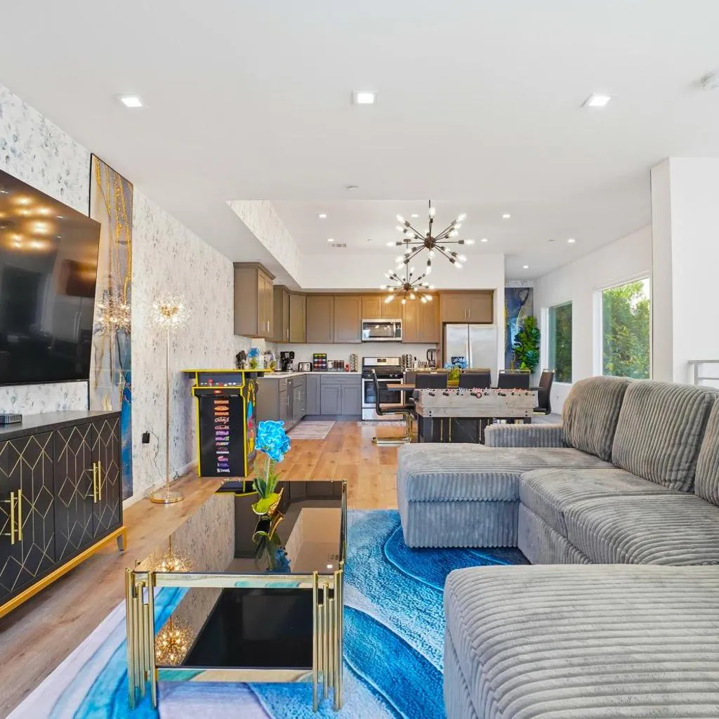 Photograph of L - Spacious Family Escape - 7BR, Sleeps 26, 3700sqft - Private Patio - Games & Grill - Free Parking - FIFA World Cup SoFi