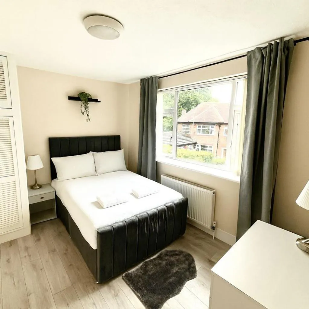 Photograph of Spacious 2-Bed Apartment Near City Centre
