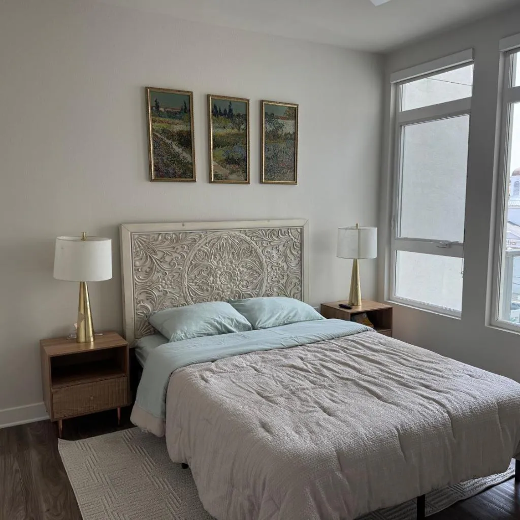 Photograph of Fantastic 2 bedroom Apt in Hollywood