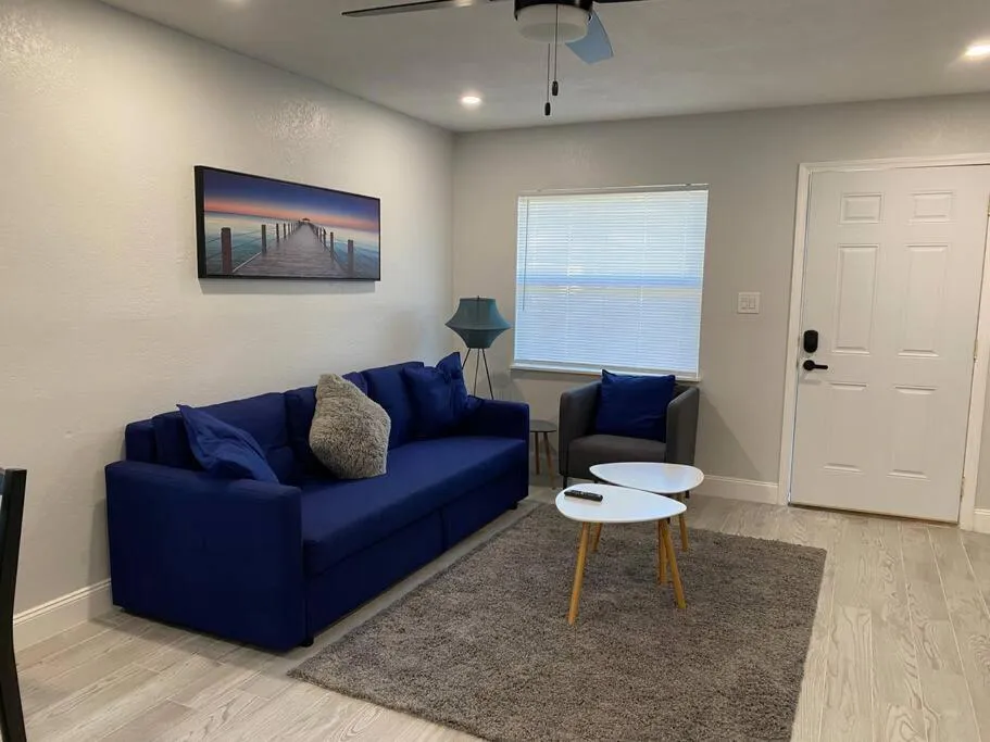 Photograph of Charming 2-Bedrooms Central Clearwater Apartment With Private Backyard
