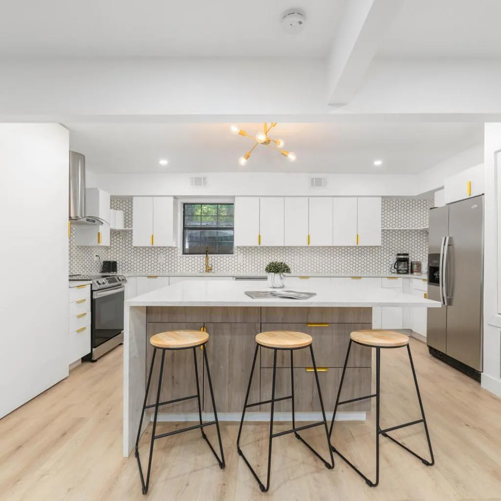 Photograph of Incredible Modern 4 Bedroom