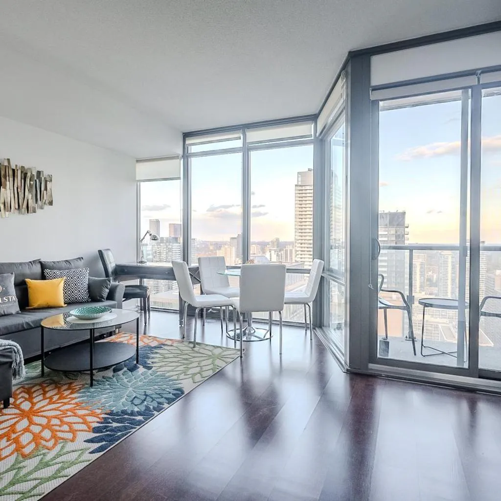 Photograph of High Floor 1 Bedroom Condo City View Downtown Toronto