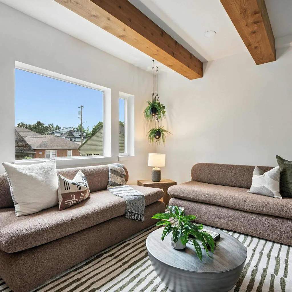 Photograph of Spacious 6BR - New Spanish Home in Best Kerns Spot