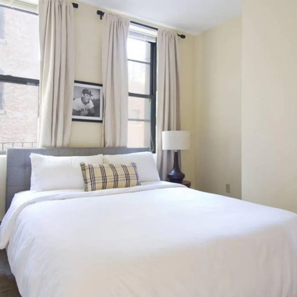 Photograph of Elegant 2 bed 2 bath furnished apartment in FiDi