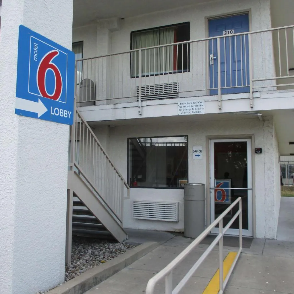 Photograph of Motel 6-Austin, TX - North Central