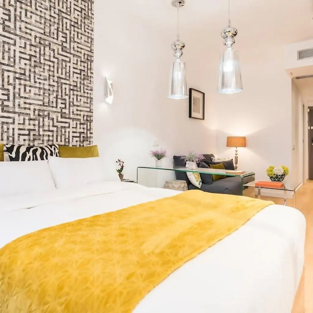 Photograph of NEW APT PUERTA DE ALCALA RETIRO PARK